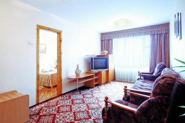 Profssoyuzny Hotel แชร์นีฮีฟ ภายนอก รูปภาพ